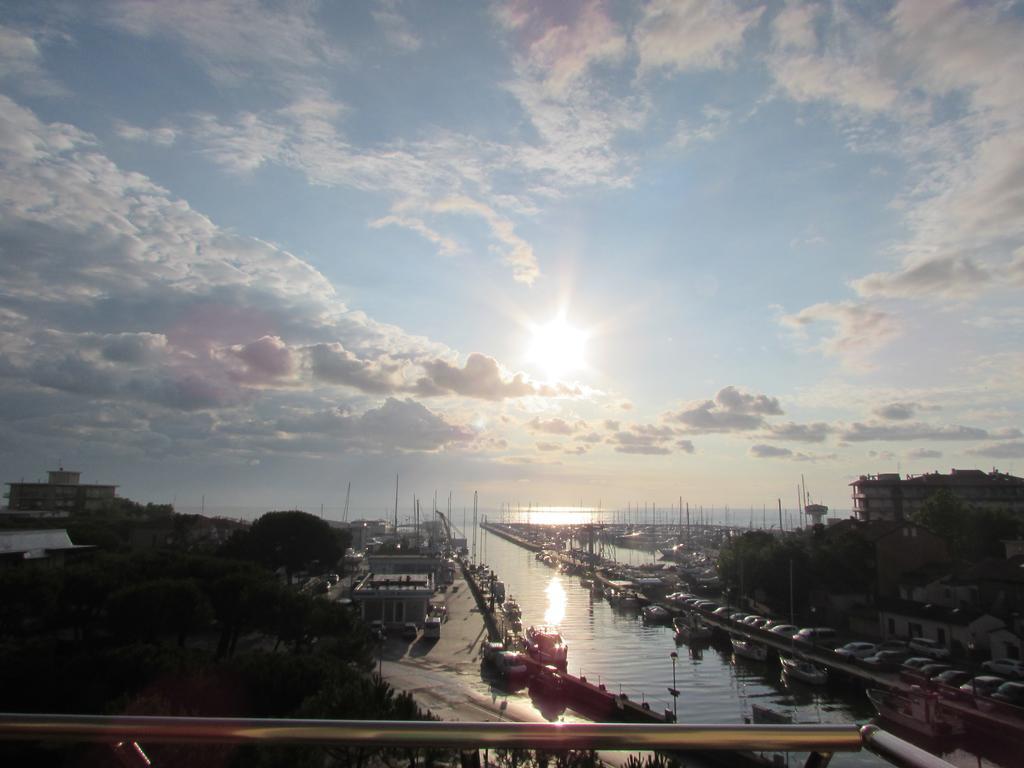 Hotel Franca Milano Marittima Exterior photo